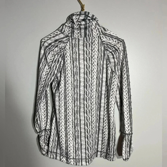 Calia Carrie Underwood Cowl Funnel Neck Pullover White Print Size S? - Picture 2 of 6